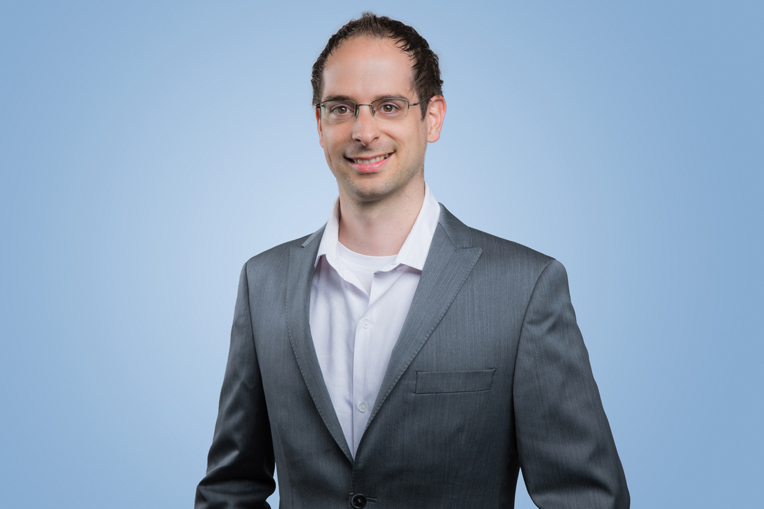 Portraitfoto von Matthias Maalouli-Hartmann