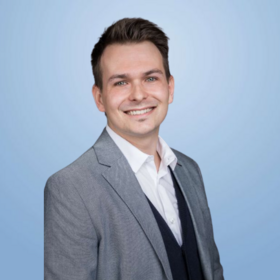 Dr. Yannik Faes